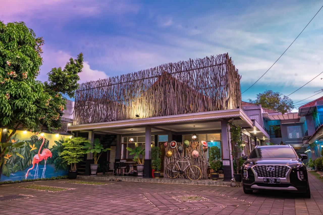Metro Malioboro Living Hotel Джокякарта Екстериор снимка