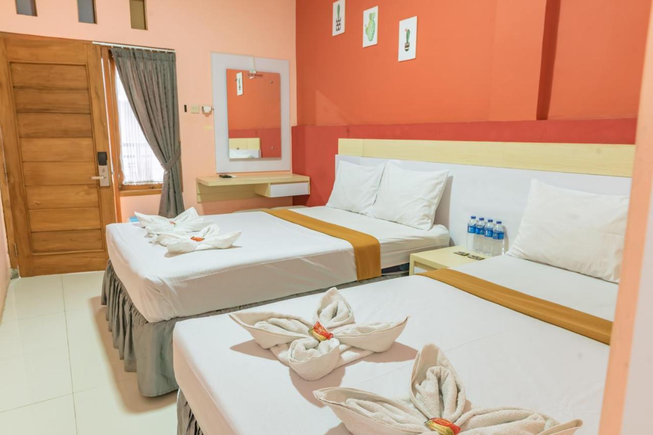 Metro Malioboro Living Hotel Джокякарта Екстериор снимка