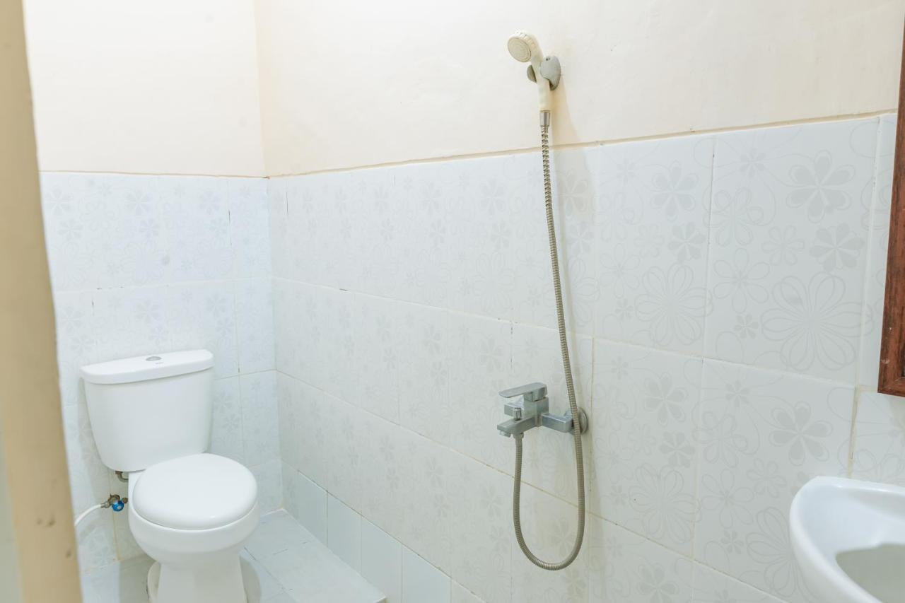 Metro Malioboro Living Hotel Джокякарта Екстериор снимка