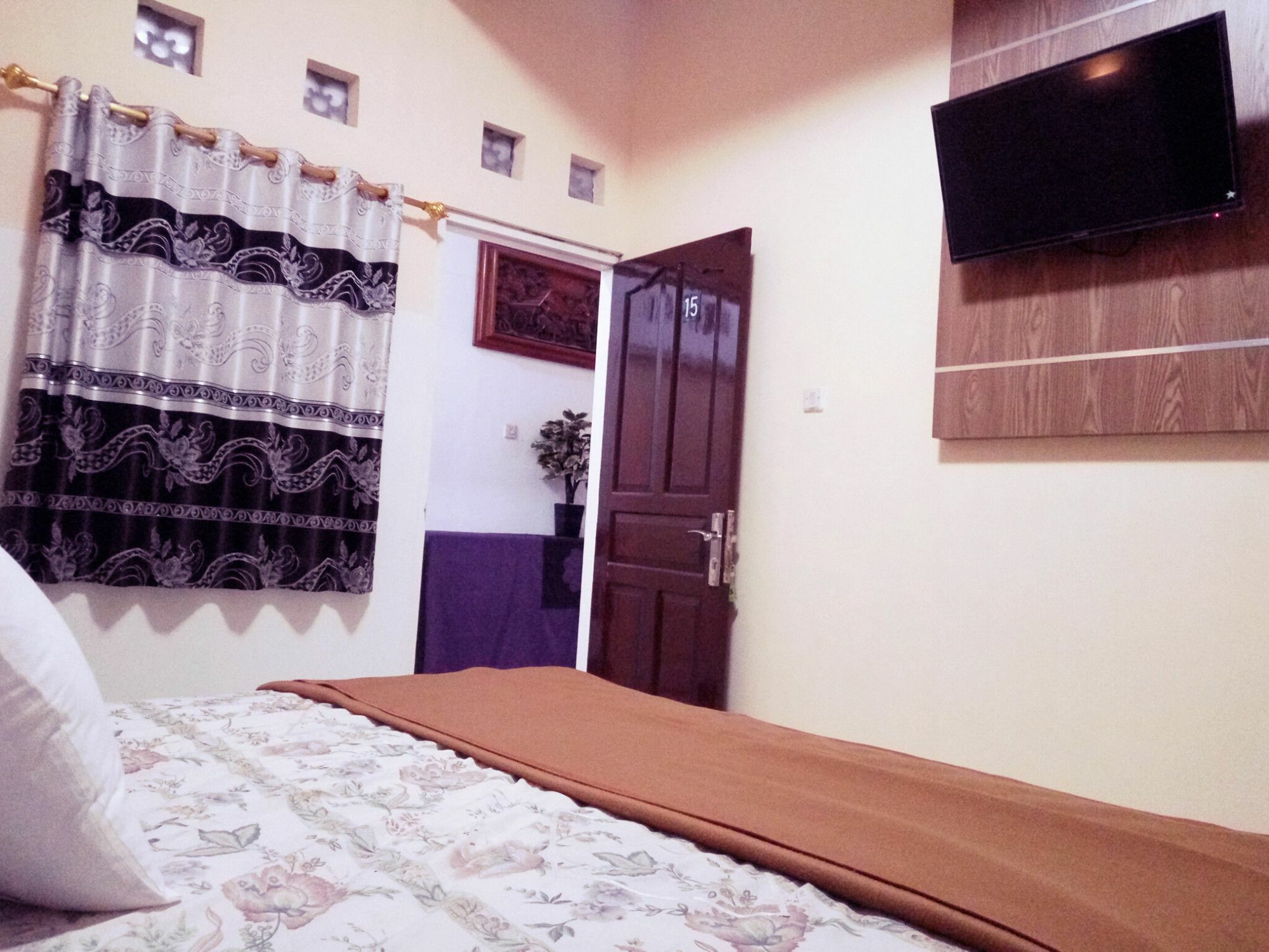 Metro Malioboro Living Hotel Джокякарта Екстериор снимка