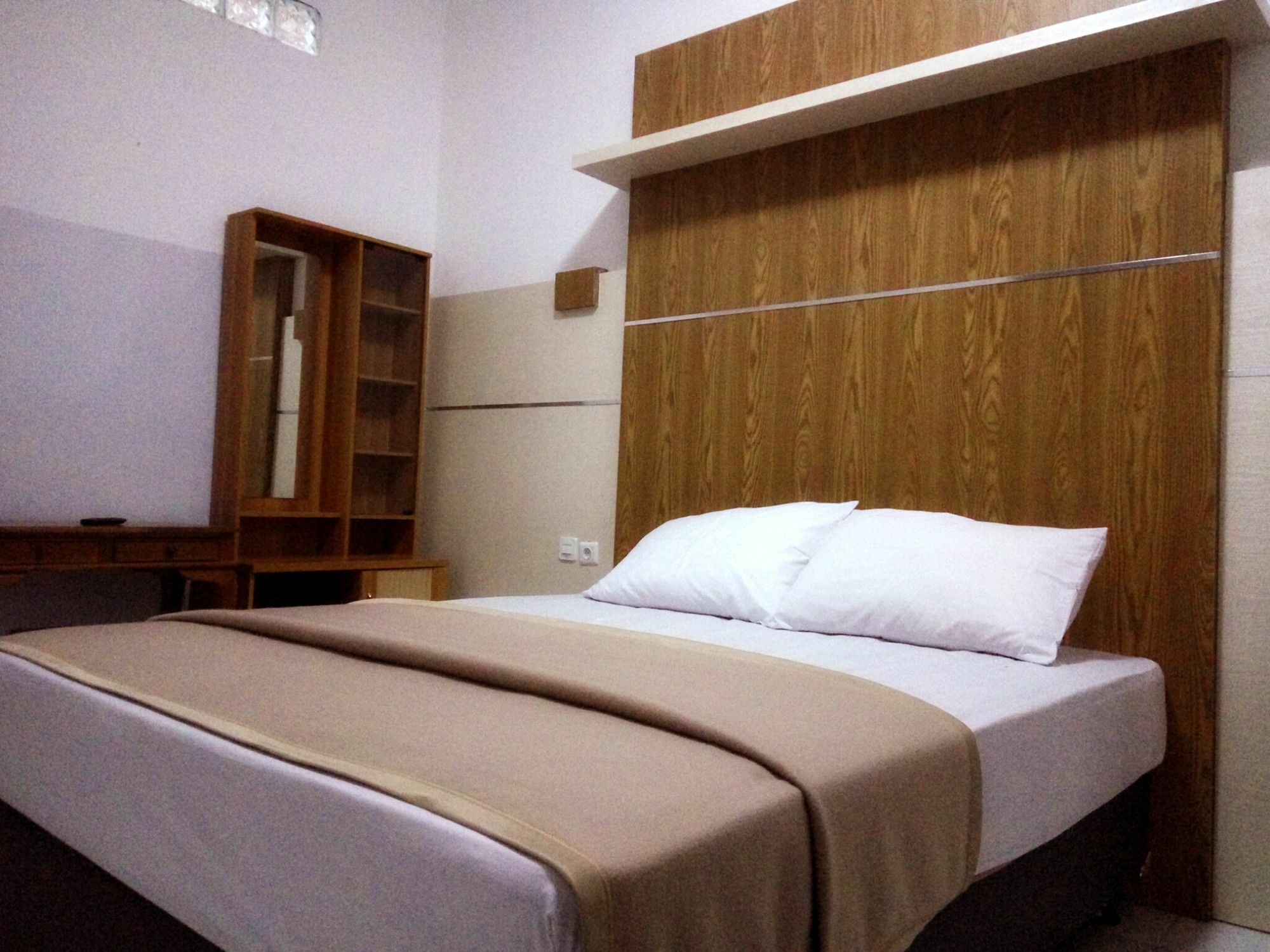 Metro Malioboro Living Hotel Джокякарта Екстериор снимка